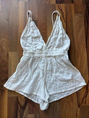 Lulu's White Gauze V-Neck Romper with Spaghetti Straps Size M